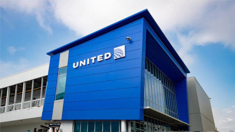 United Airlines Off Campus Drive